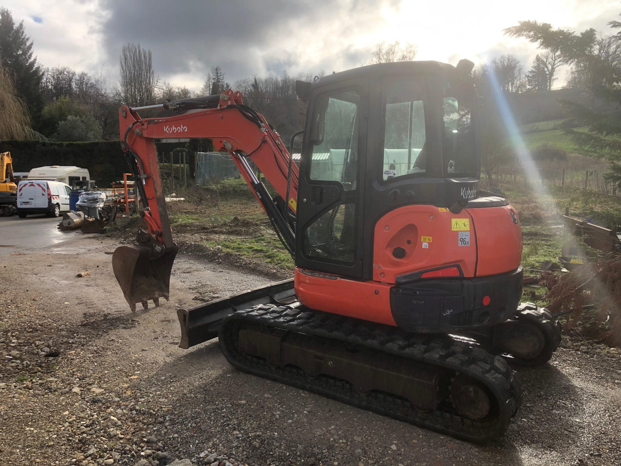 MINI PELLE KUBOTA U48-4