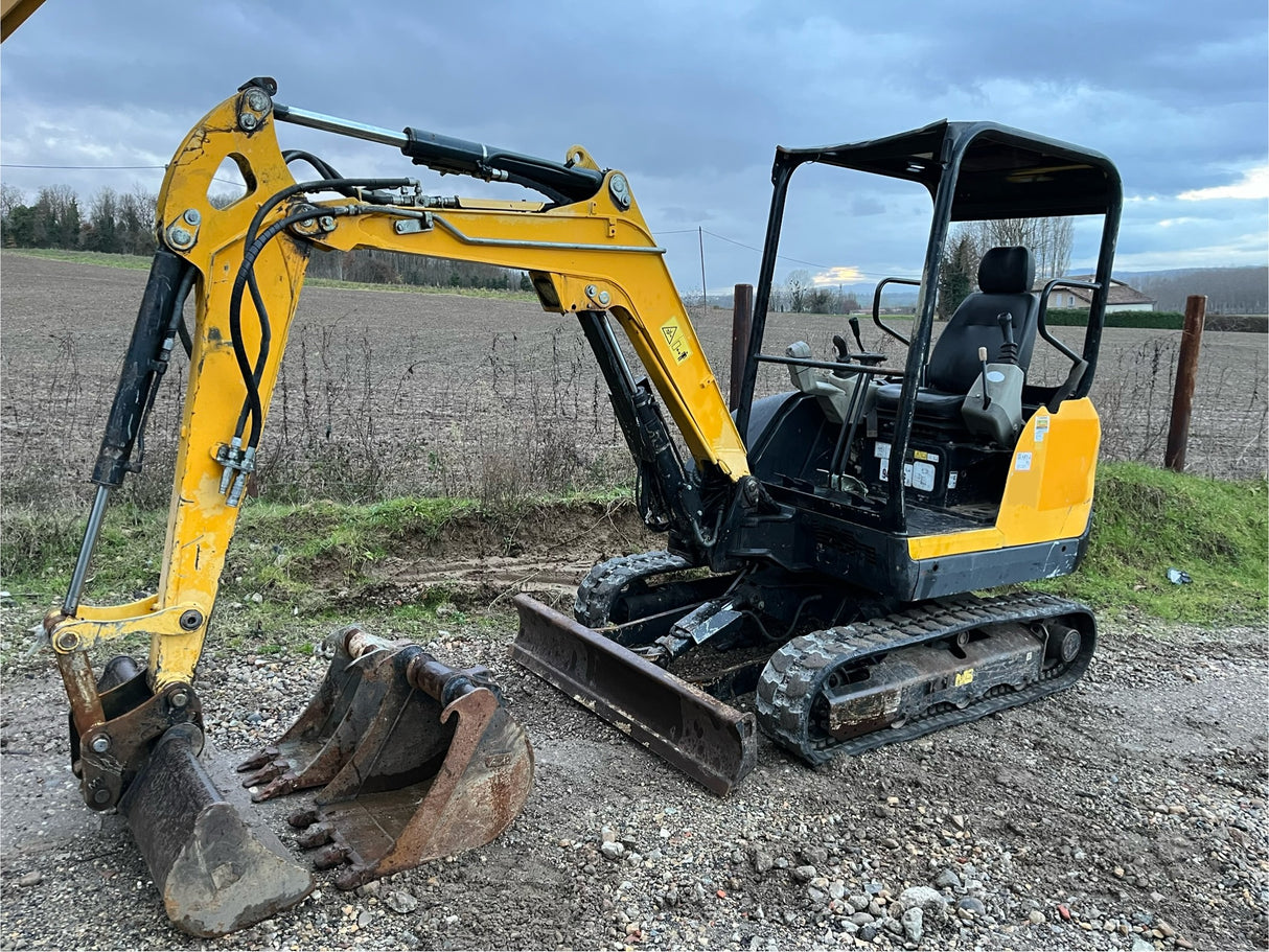 MINI PELLE YANMAR SV26