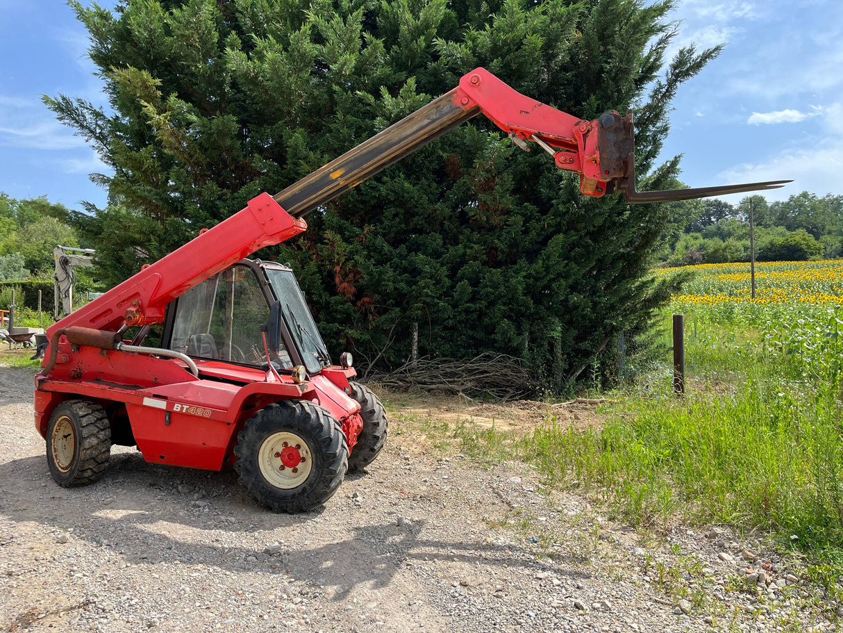 CHARIOT ELEVATEUR TELESCOPIQUE BT420