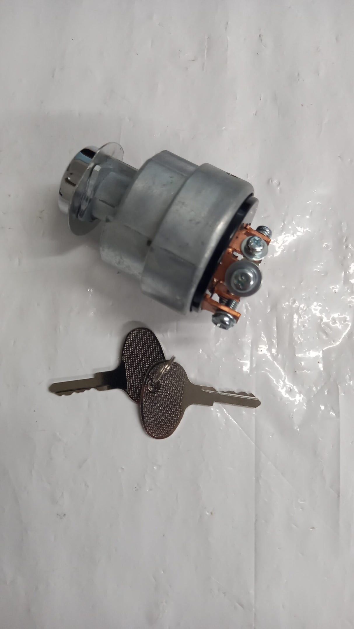 L'interrupteur d'allumage s'adapte au chat DP30