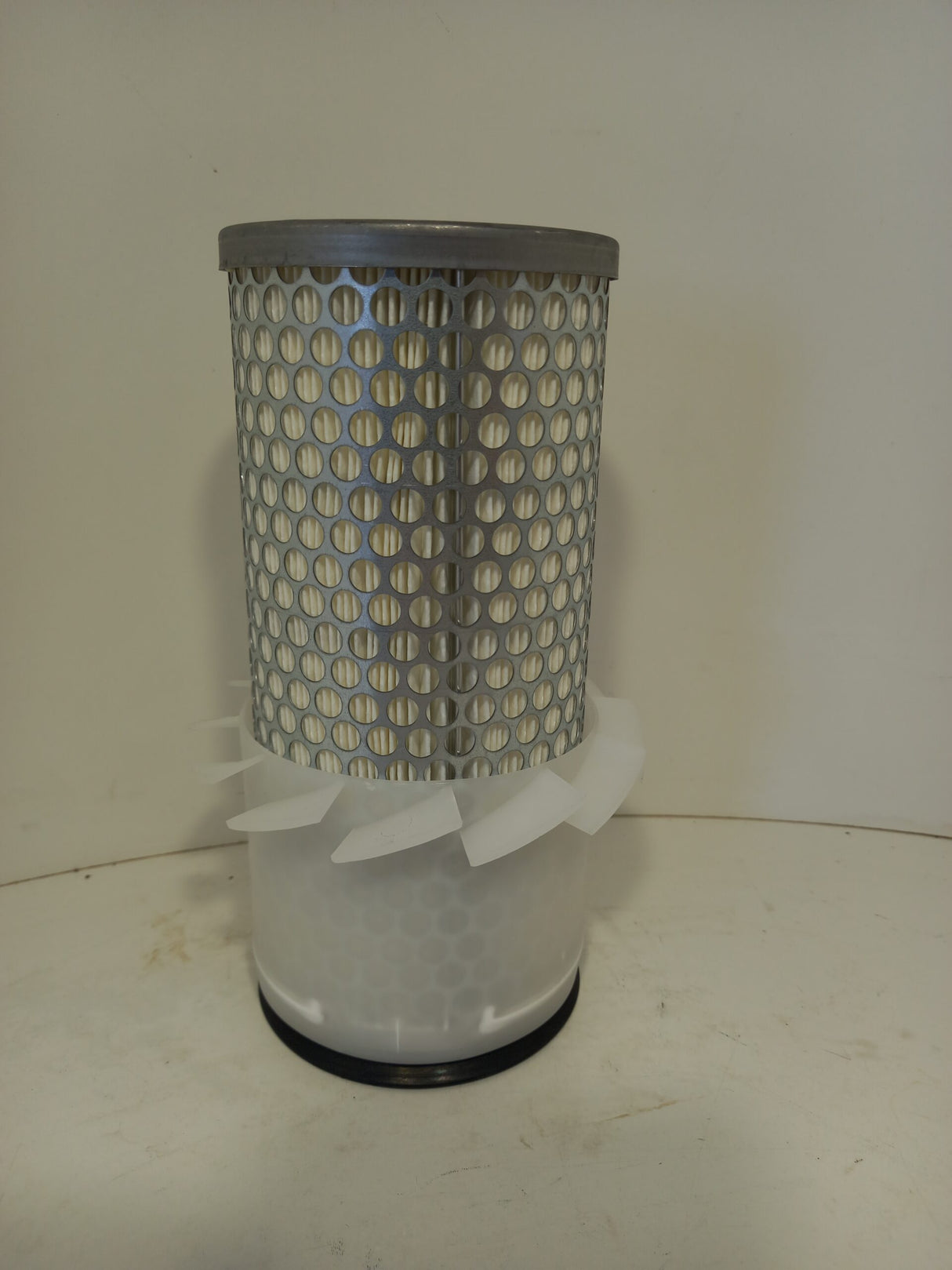 Le filtre à air extérieur s'adapte à Kubota KX36-2