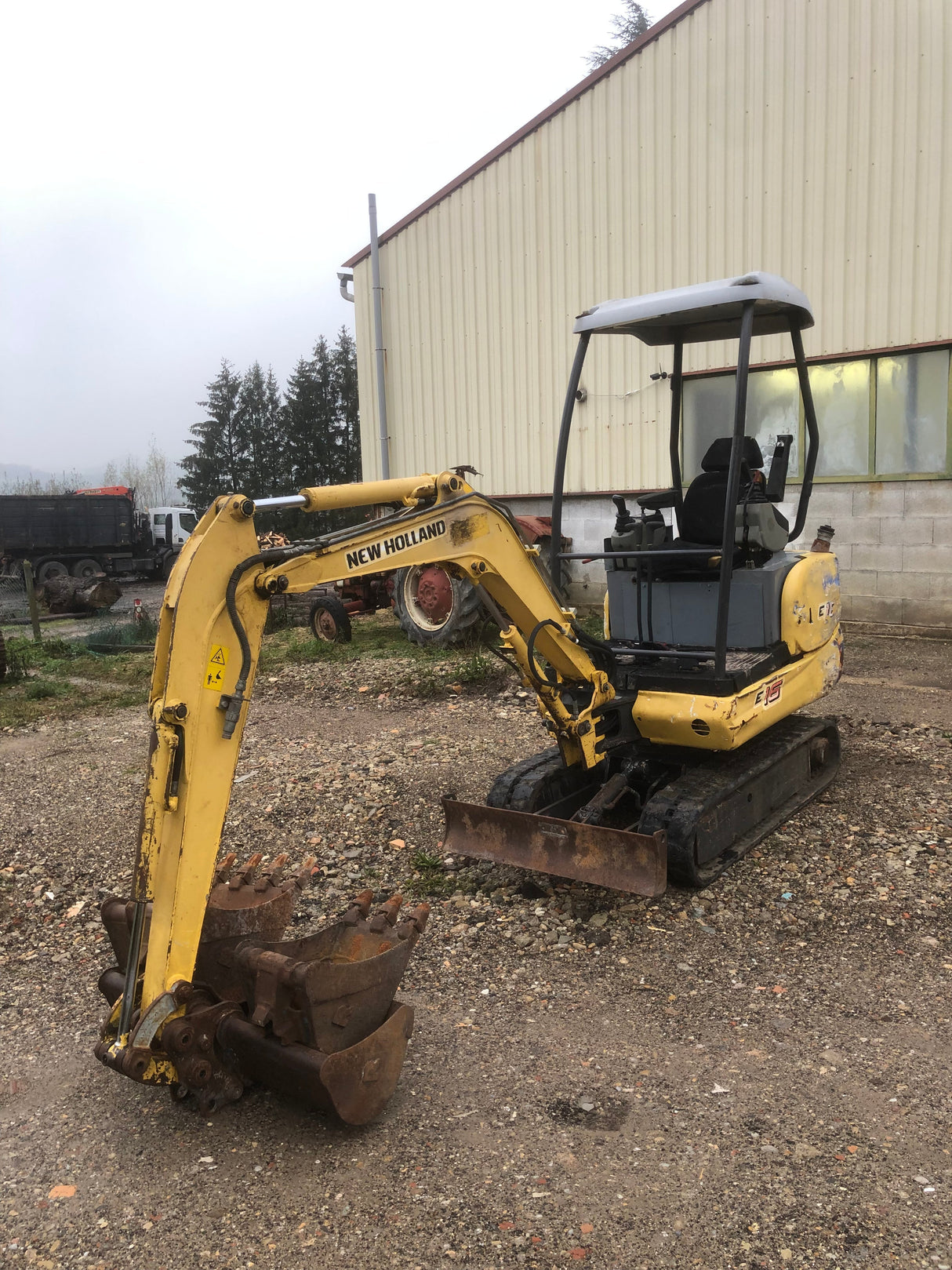 MINI PELLE NEW HOLLAND E18SR