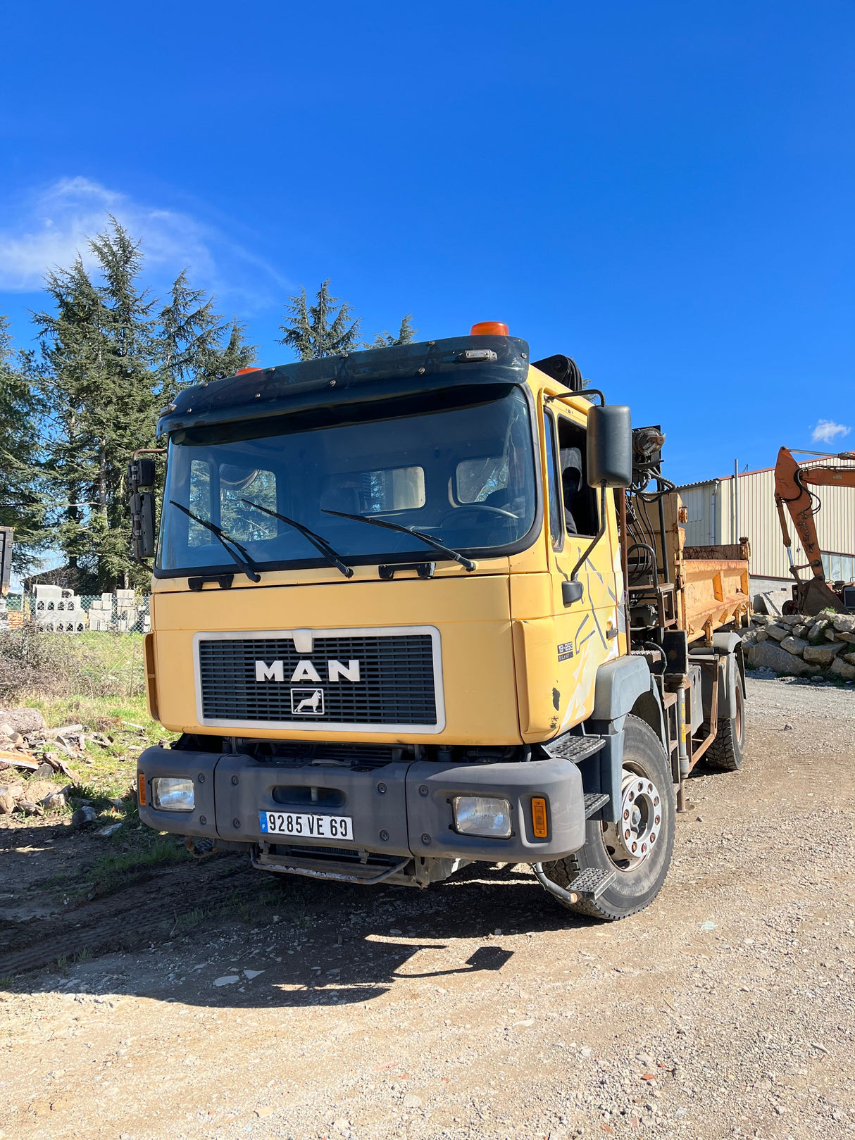 POIDS LOURD MAN TRI BENNE GRUE