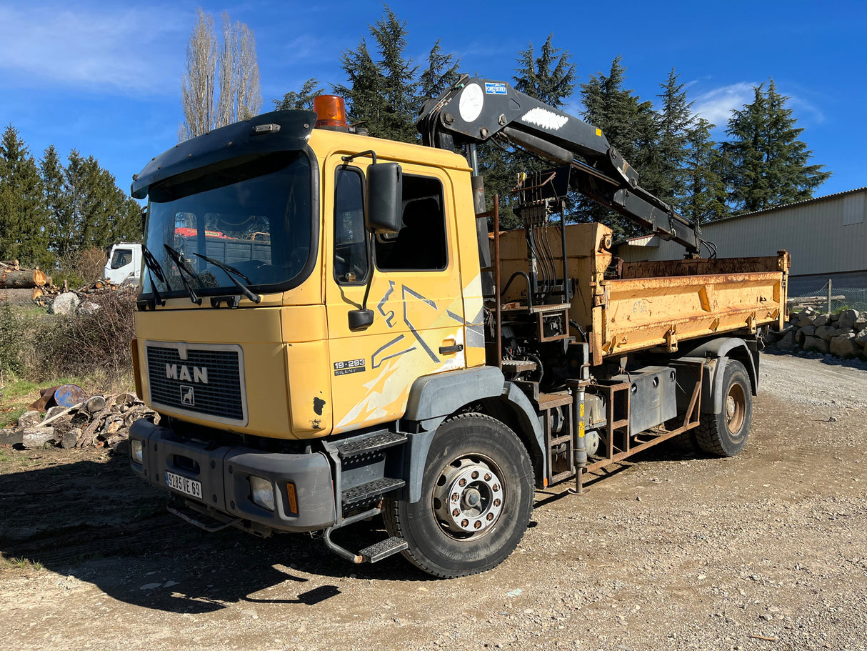 POIDS LOURD MAN TRI BENNE GRUE