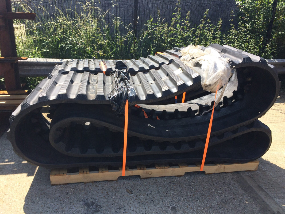 Piste en caoutchouc 800x150x66