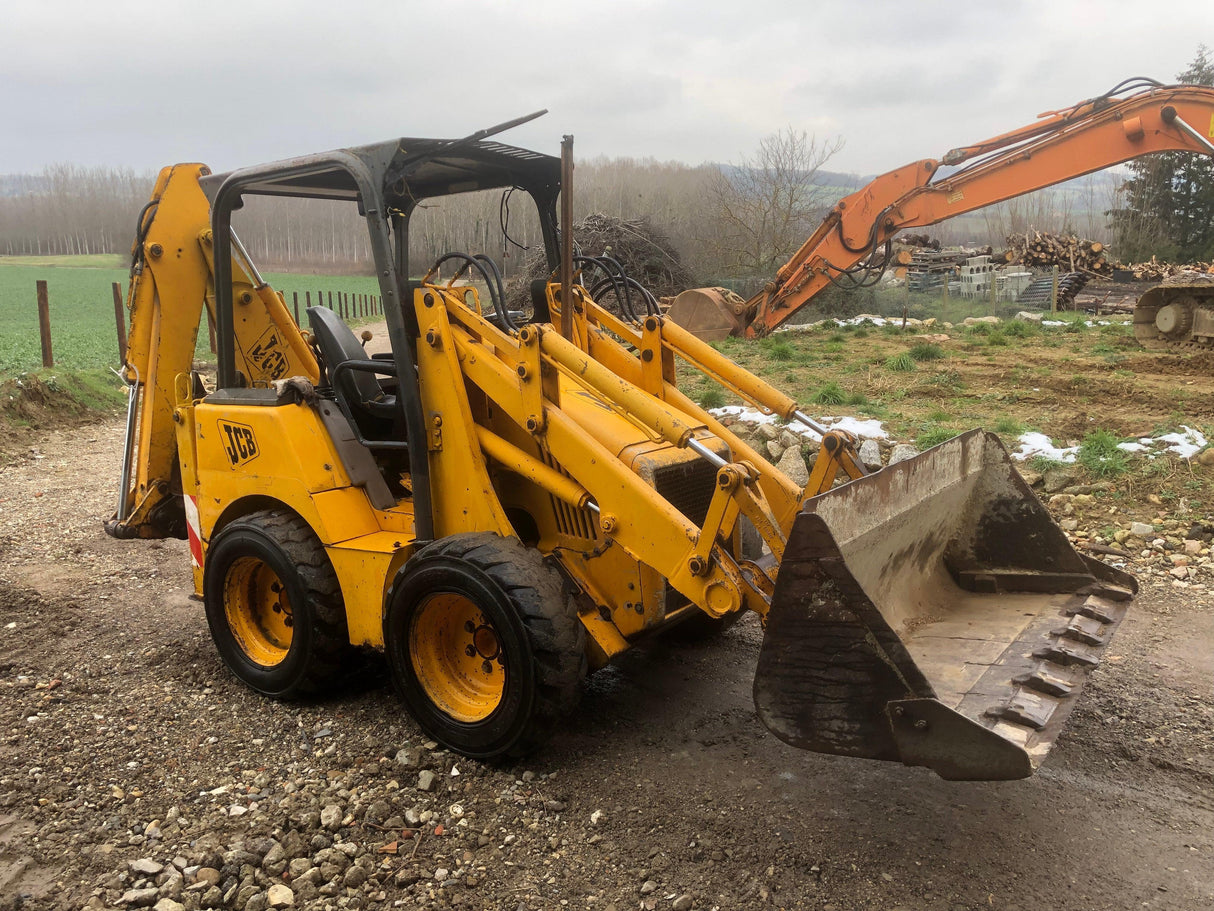 TRACTOPELLE JCB 2CX