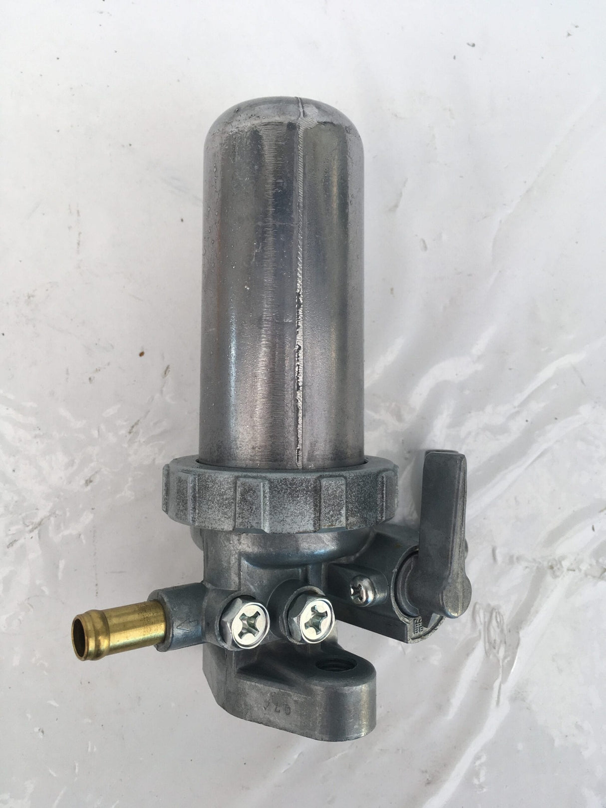 Assemblage de filtre à carburant MM406885