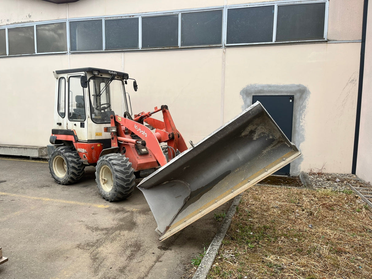 CHARGEUR KUBOTA R520N