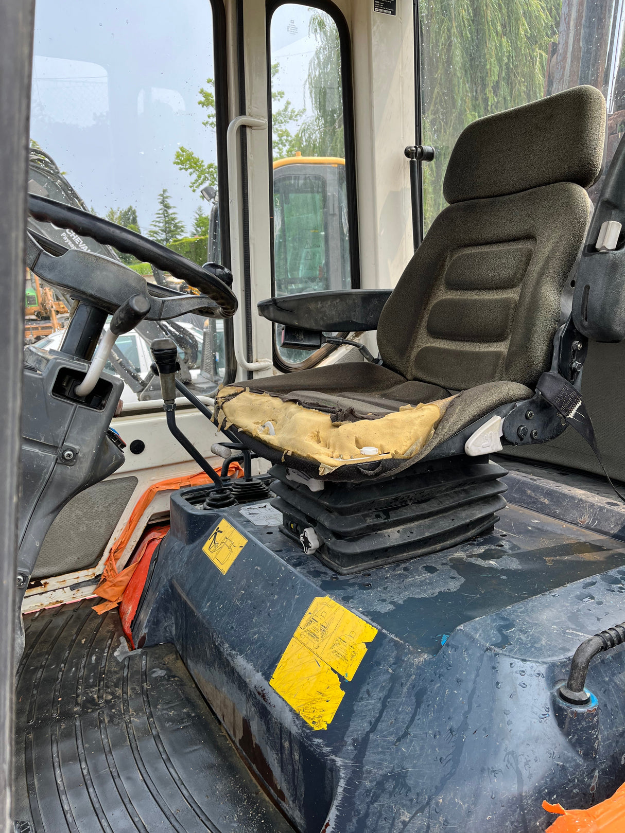 CHARGEUR KUBOTA R520N