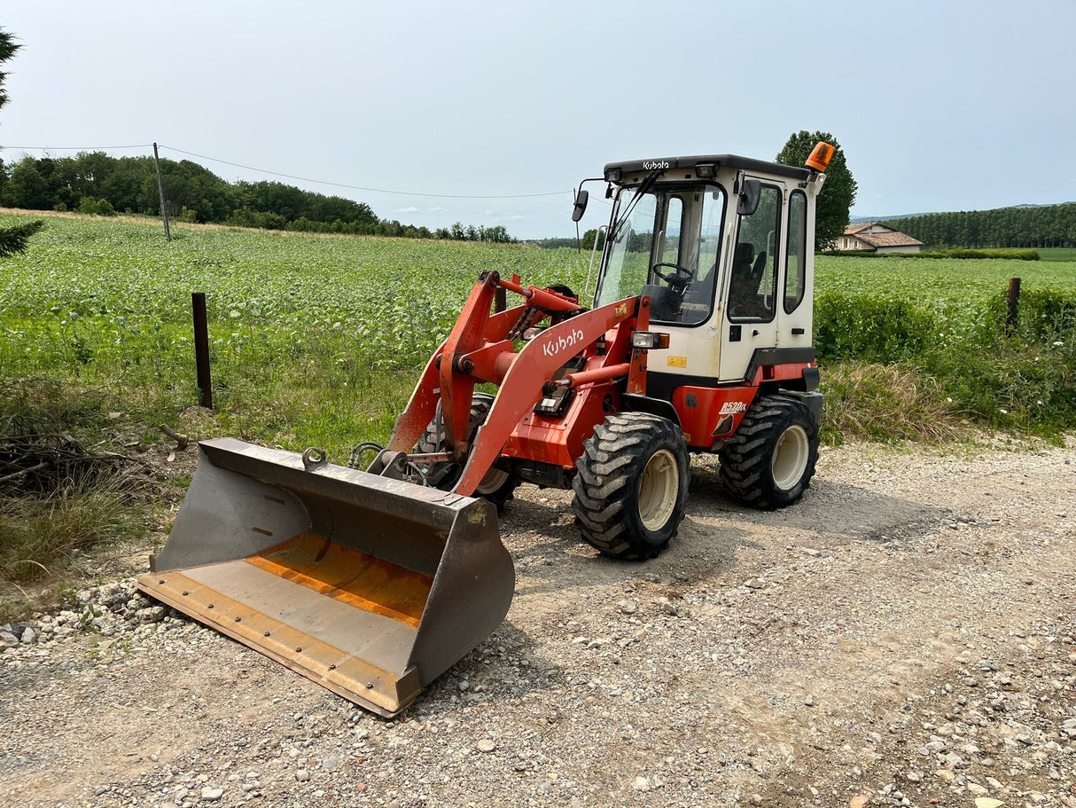 CHARGEUR KUBOTA R520N